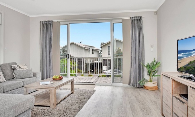 Caves Beach Villa | Caves Beach Villa Sandy Drift