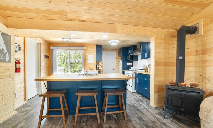 Sandy Hook Cabaña | 🏝 Sandy Hooked 2Bed1Bath Remodelled Pine Cottage