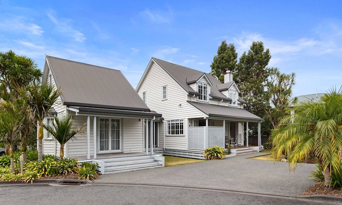 Russell Cabaña | Sandy Jandal Cottage 3-5 bed with Annex - Russell Cottages Collection