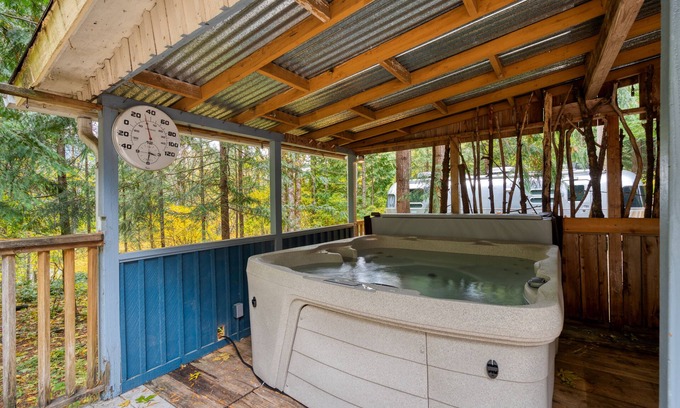 Zigzag Cabina | Sandy Riverfront Mt Hood Cabin!
