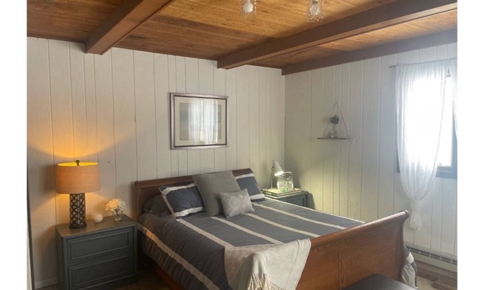 Shell Lake Casa | Sandy Shell Lake Shining Bright