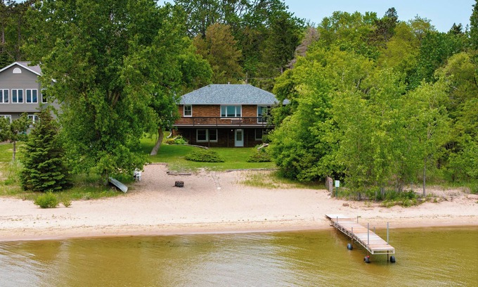 Shell Lake Cabina | Sandy Shore Lodge- beautiful, private sand beach awaits!