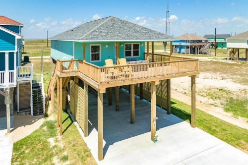San Luis Casa | Sandy Shores Beach House in Treasure Island