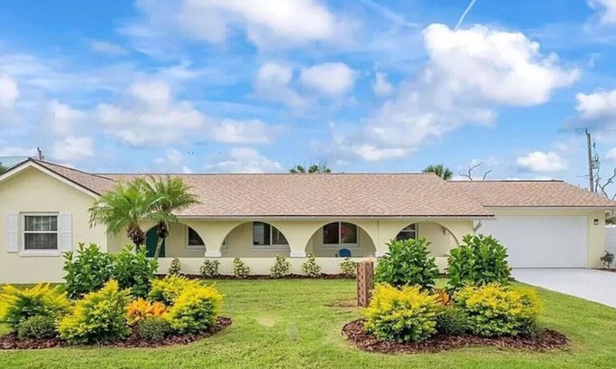 Marineland Acres Casa | Sandy Shores Family Sanctuary