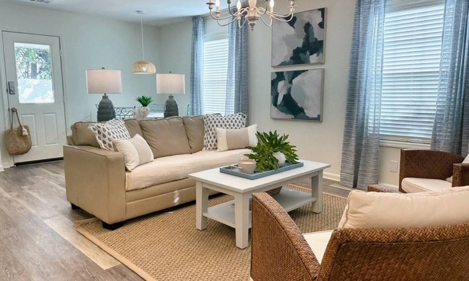 Saint Simons Heights Condominio | Sandy Shores Retreat - Pet Friendly!