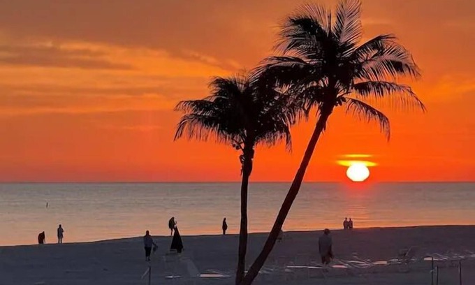 Sanibel Casa | Sanibel Beachfront Oasis