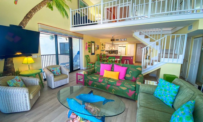 Punta Rassa Condominio | 3 dormitorios, 1800 pies cuadrados con vistas a la playa en Sanibel Harbour Resort