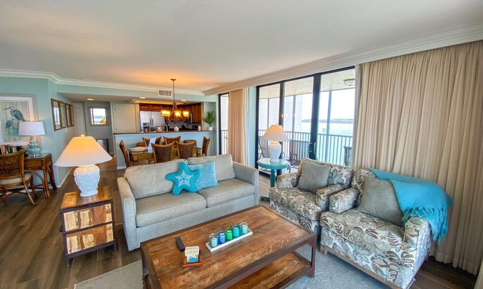 Punta Rassa Condominio | Hermoso condominio frente al mar!