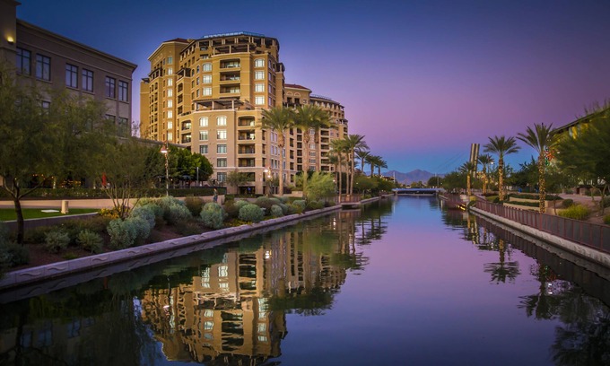 Peaceful Valley Condominio | Regency Spectacular Views / 2 BR Condo / COM Pool / Old Town Scottsdale