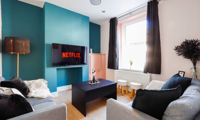 Splott Casa | Sanjo Suite by Koya Homes-2-Bed Home-Free Parking