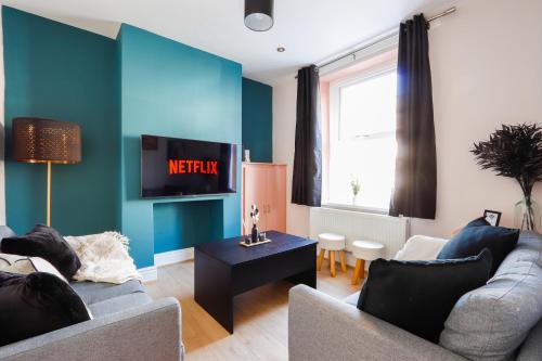 Splott Casa | Sanjo Suite by Koya Homes-2-Bed Home-Free Parking