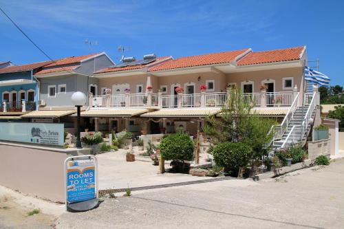 Marathias Apartamento | Santa Barbara Lakis Apartments