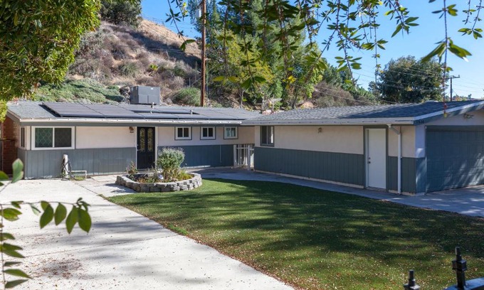 Santa Clarita Casa | Santa Clarita