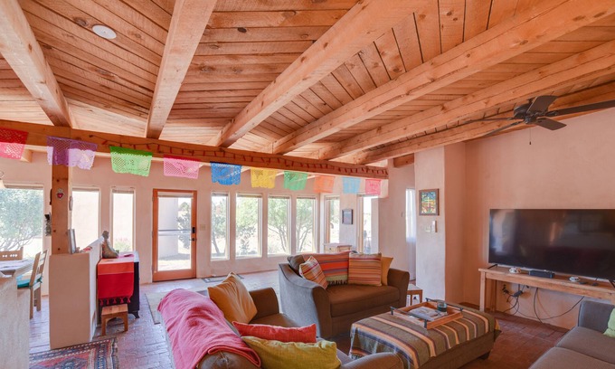 Santa Fe Casa | Santa Fe Adobe Vacation Rental w/ Mountain Views!