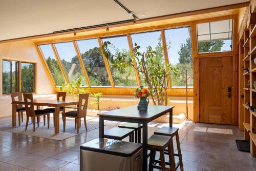 Santa Fe Casa | Santa Fe Ridgetop Retreat With 2 Hot Tubs and Views