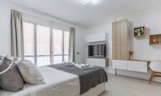 Milan Apartamento | Santa Giulia Suite. Like at Home. Leisure or business with all the best comfort!