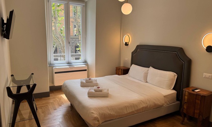 Vatican Hotel | Santa Monica Townhouse