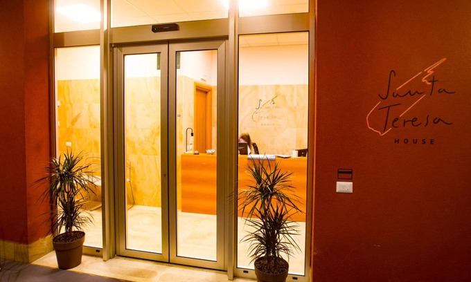 Borgo Roma Casa | Santa Teresa House