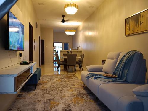 Si Rusa Casa | Santai Homestay PD
