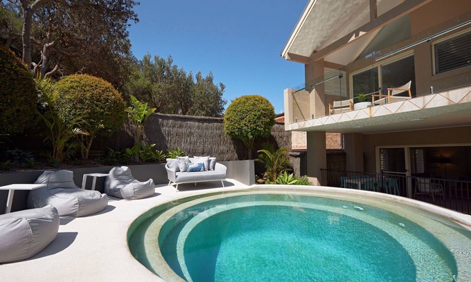 Forresters Beach Casa | Santai - Ocean Views, newly renovated, 12 guests