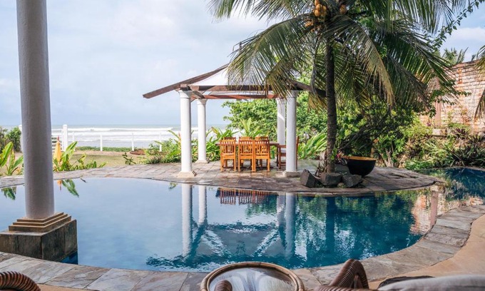Weligama Hotel | Sānti Beach House with pool & beach