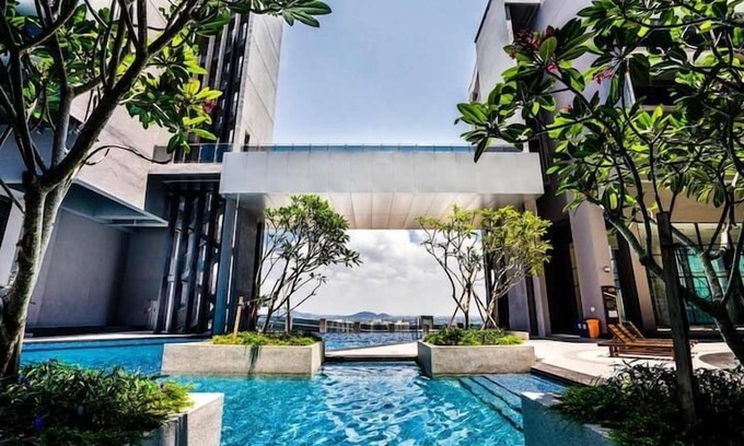 Taman Melaka Raya Cama Y Desayuno | SANTORINI Melaka Imperio Residence.