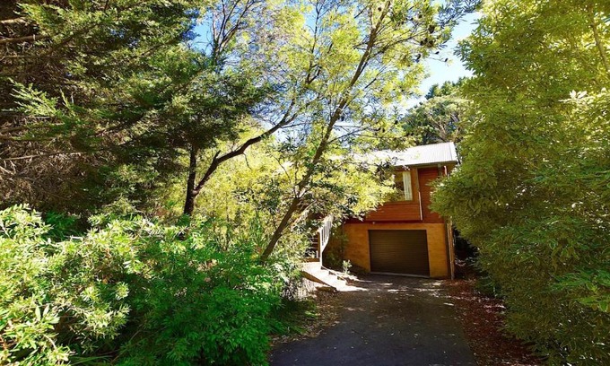 Leura Casa | Santosha Glade near the Everglades