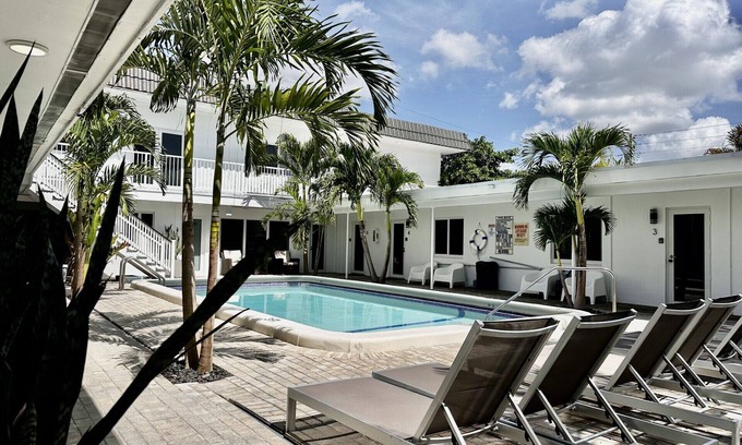Sea Ranch Lakes Hotel | Sapphire by the Sea Unit 3 - King Bed, kitchen, pool view, Sleeps 2