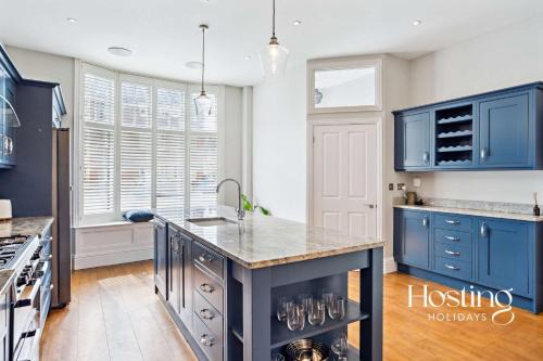 Henley Casa | Sapphire House - Newly Renovated 3-Bedroom Home