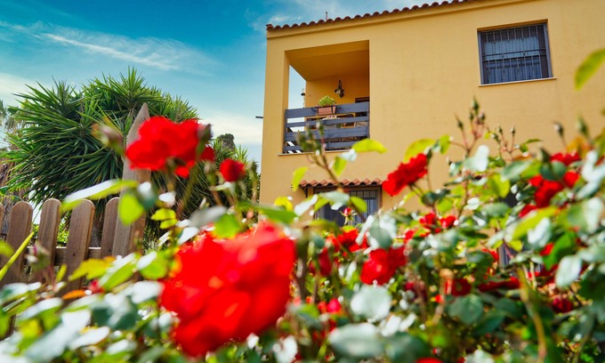 Villa Grazia di Carini Apartamento | Sapphire House - whole house with garden