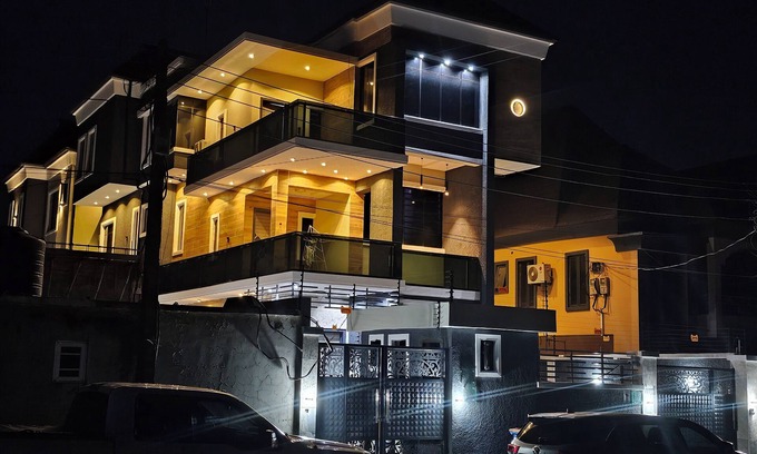 Lagos Apartamento | Sapphire Residences by Crystal Magodo