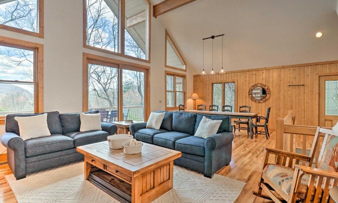 Sapphire Casa | Sapphire Retreat with 2 Decks, Views and Resort Access