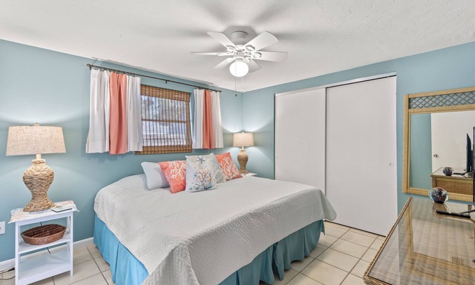 Gulf Gate Estates Casa | Sarasota Costal Vibe 15 min Siesta Key