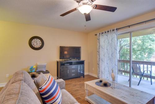 Gulf Gate Estates Apartamento | Sarasota Escape about 4 Mi to Siesta Key Beach!