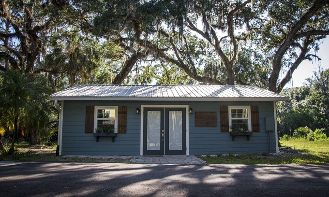 Braden River Cabaña | Sarasota, Fl. Wild Orchid Creek