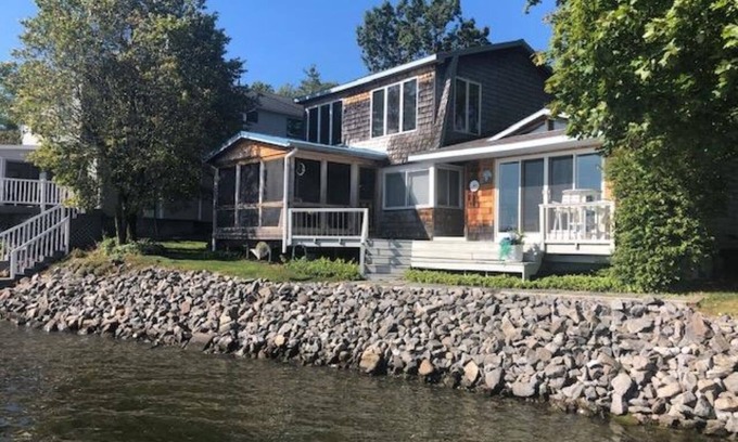 Malta Cabaña | Saratoga Lake Summer Paradise