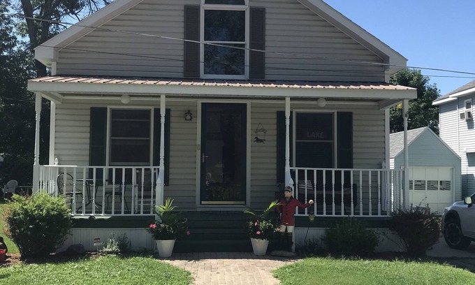 Saratoga Springs Casa | Saratoga Lake house 5 miles to Saratoga Race Course, Casino, and SPAC