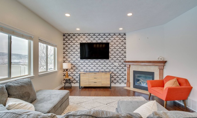 Saratoga Springs Casa | Saratoga Springs Family Home ~ 2 Mi to Utah Lake!