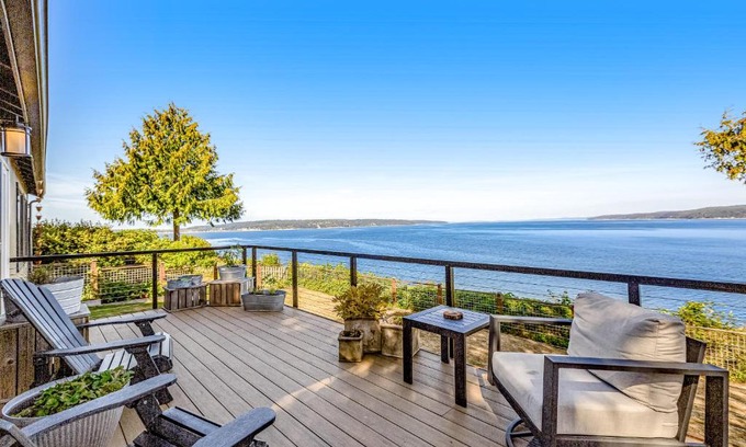 Langley Casa | Saratoga Waterview Escape