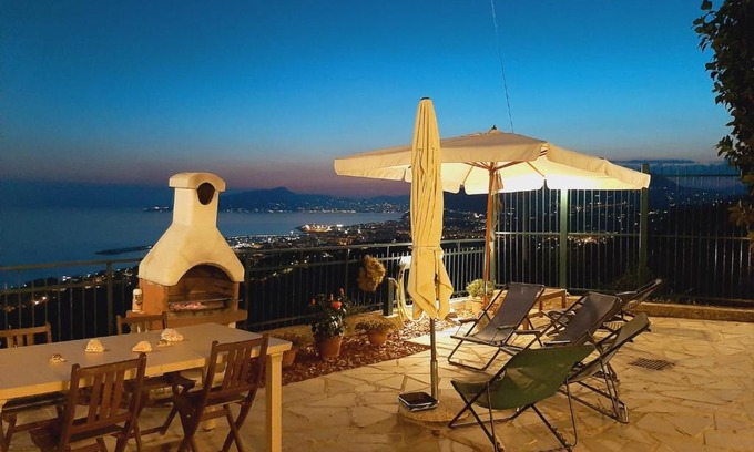 Lavagna Casa | Sarina House Ocean View