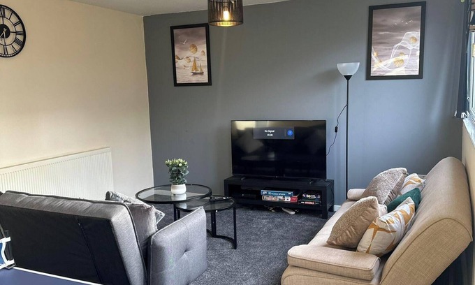 Little Hay Casa | Sark drive Serenity-Cosy 3BR House in Birmingham