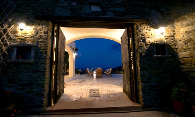 Salamis Villa | Castillo de la Villa de la Ciudadela Sarónica: una villa de ensueño en Salamina con piscina