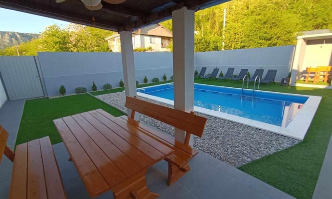 Trn Apartamento | Sasha Apartment and Swimming Pool