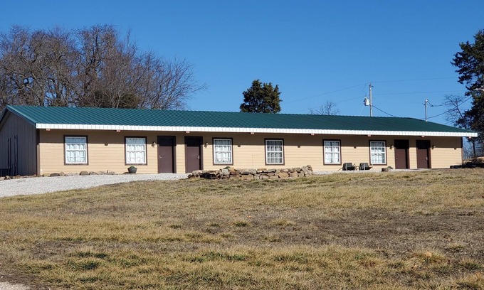 Garfield Apartamento | Sassafras Inn/Unit B --- Close to Marina & Boat Launch; 30 min to Eureka Springs