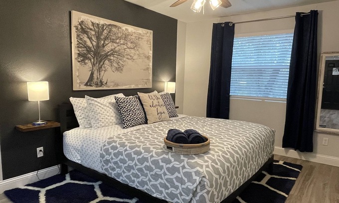 Johnson City Cabaña | Sauceda Cottage at Wrenwood Ranch, King Bed