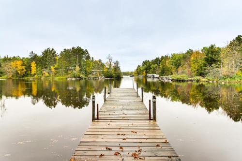 Tower Casa | Sauna and Deck Wooded Cabin on Lake Vermilion!