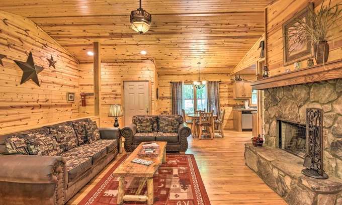 Helen Cabina | Sautee Mountain Retreat ‘The Highline’ Cabin!