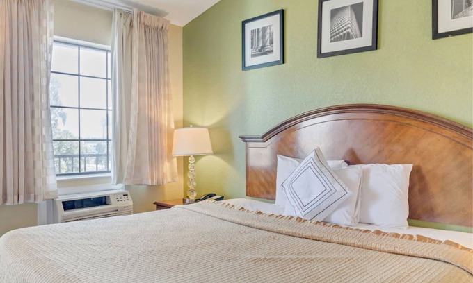 Savannah Hotel | Savannah Garden Hotel