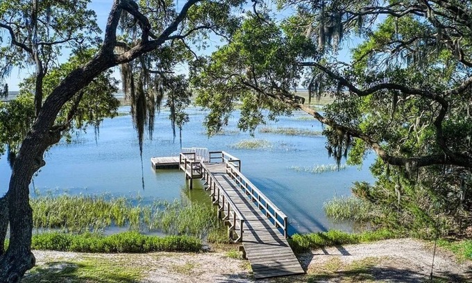 Savannah Casa | Savannah's #1 Waterfront Luxury Suite - Bosch Huis