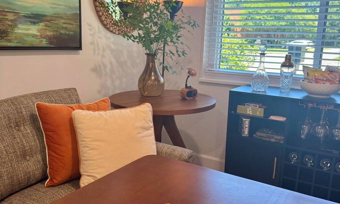 Savannah Casa | Savannah Spruce 2 Bedroom 1 Bath Private Driveway 5 Minutes To Historic Downtown